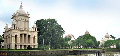 abt_rkm1 Temple of Swami Vivekananda with other Temples - View from the Ganga