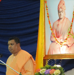Saradaprabhanandaji presenting his solid views