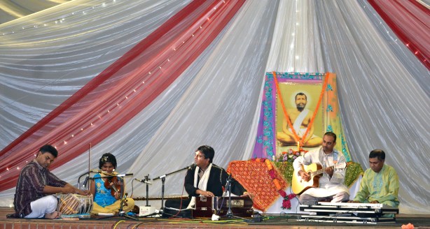 Devotional concert by Shanjeet Teeluck and his accompanying artistes